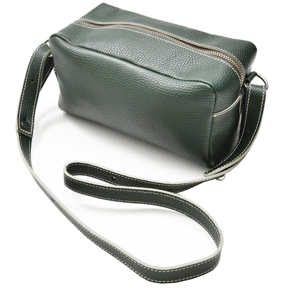 CharlesetCharlus/シャルルエ・シャルリュスグレインレザーショルダーポーチ